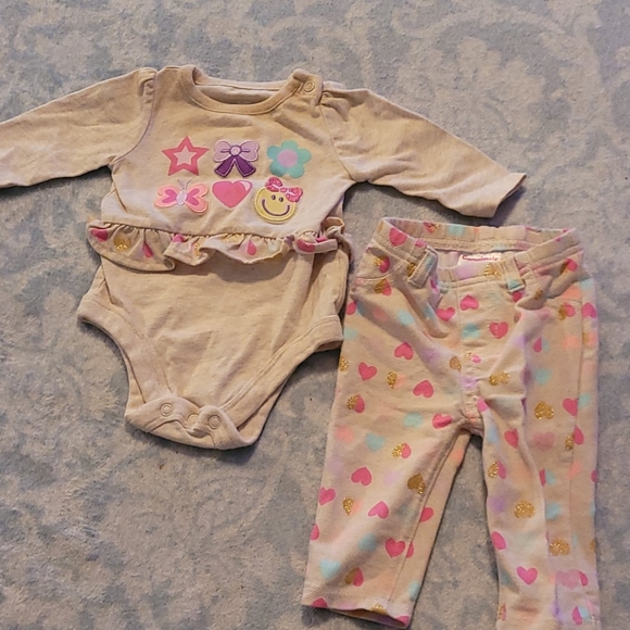 Tan outfit - Picture 1 of 4